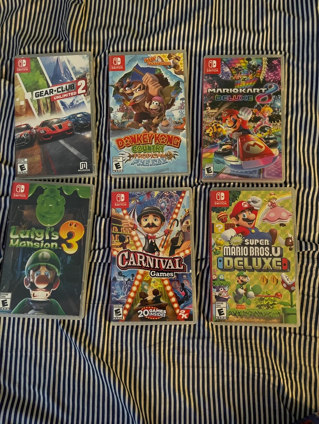 Nintendo Switch Console Bundle image indicator(3)