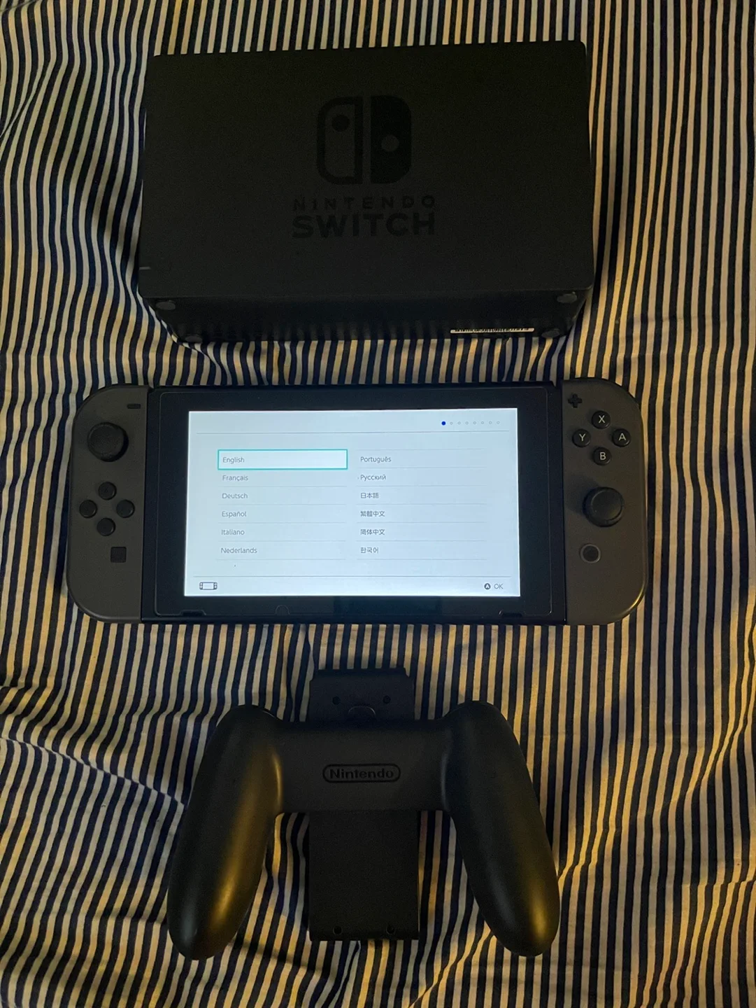 Nintendo Switch Console Bundle image indicator(8)
