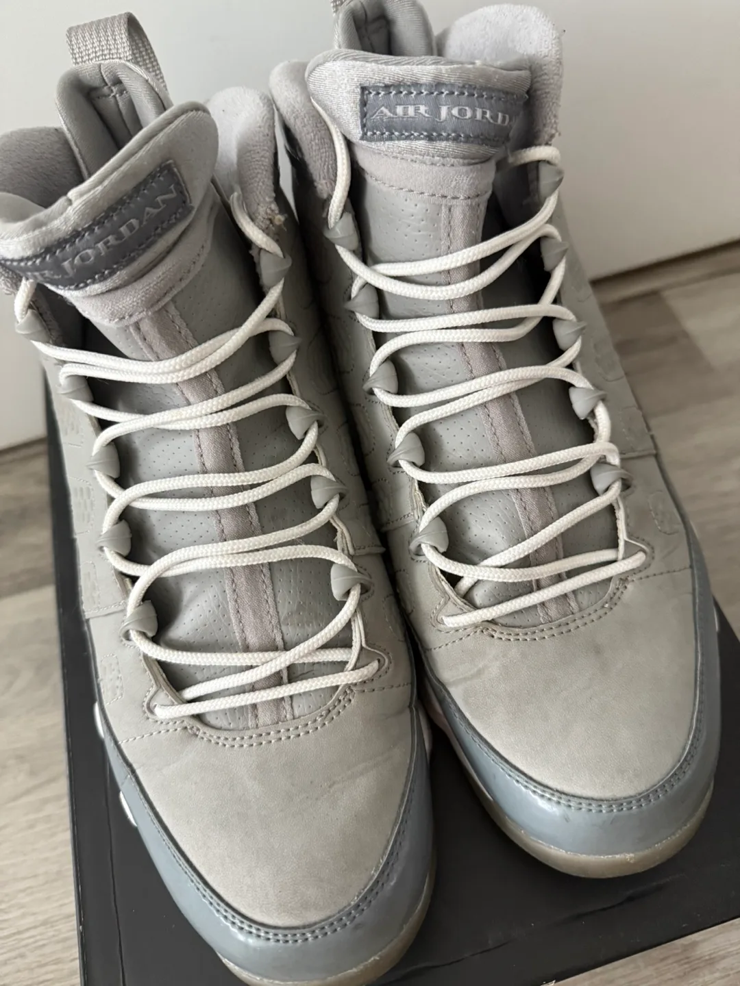 Air Jordan 9 Retro Cool Grey Size 8 image indicator(4)