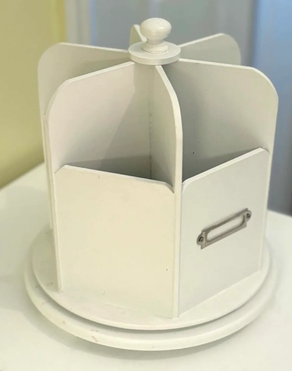 White Wooden Carousel/Desk Organizer image indicator(2)