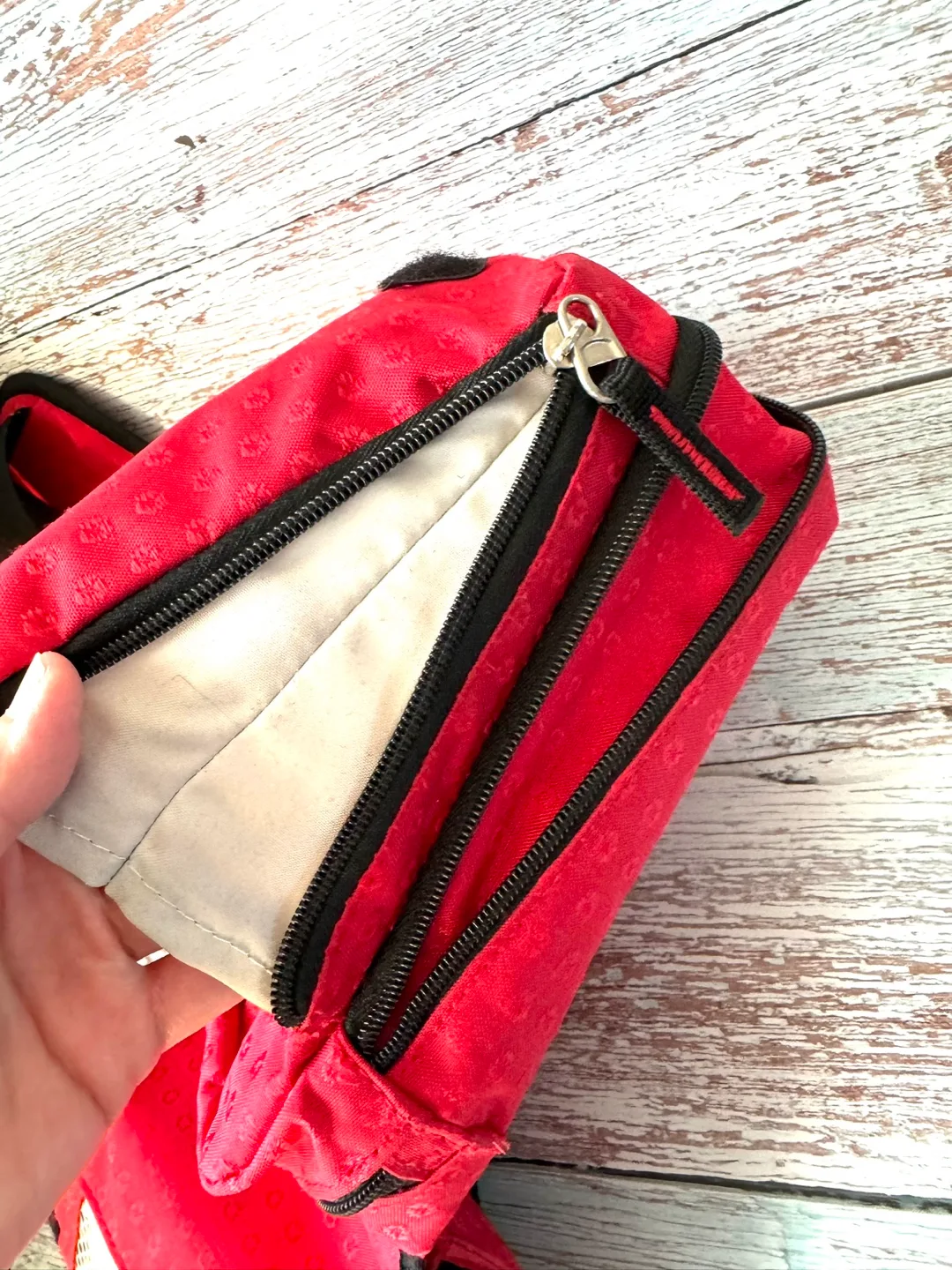 Heys Red Body Bag image indicator(4)