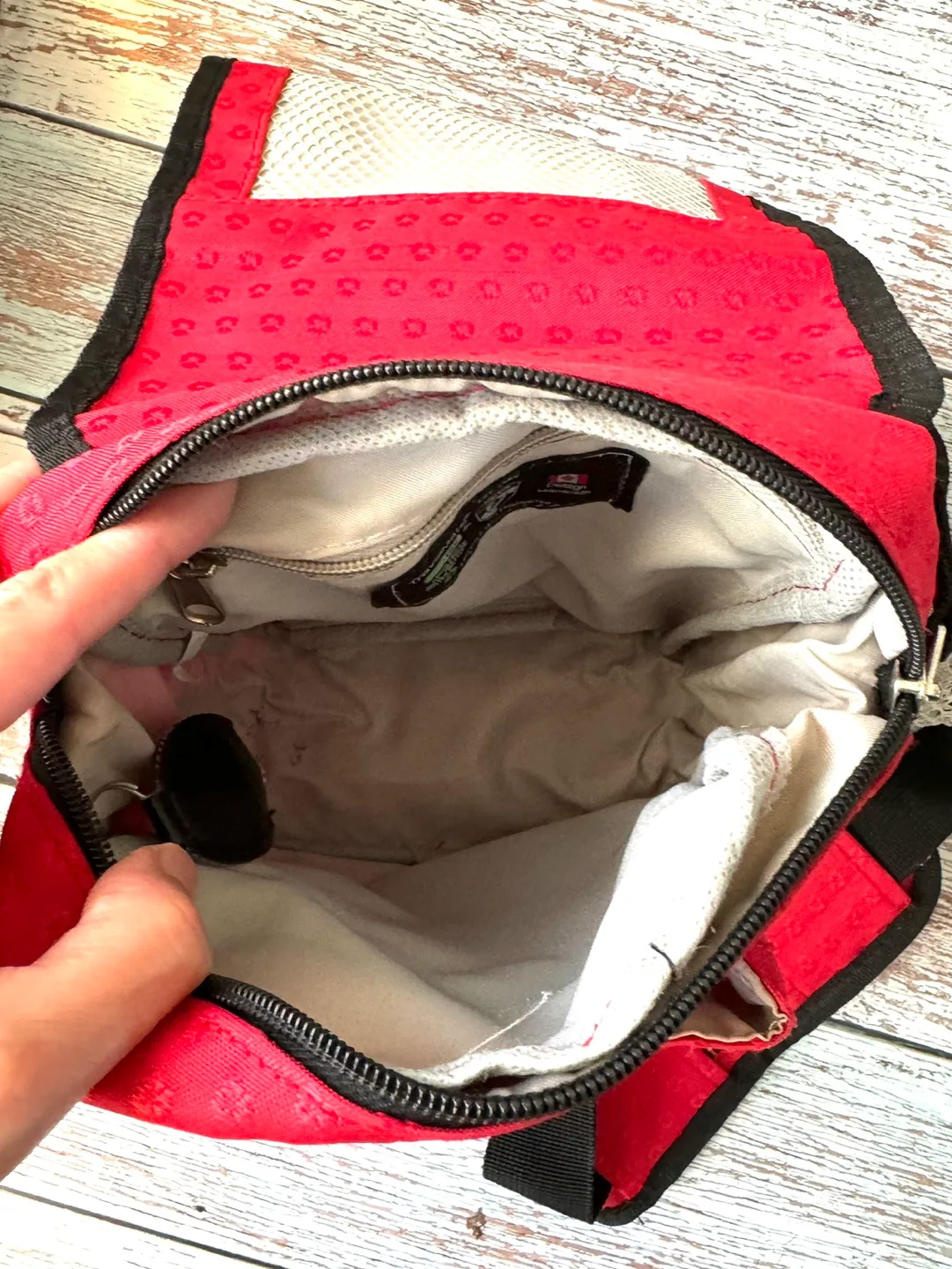 Heys Red Body Bag image indicator(6)