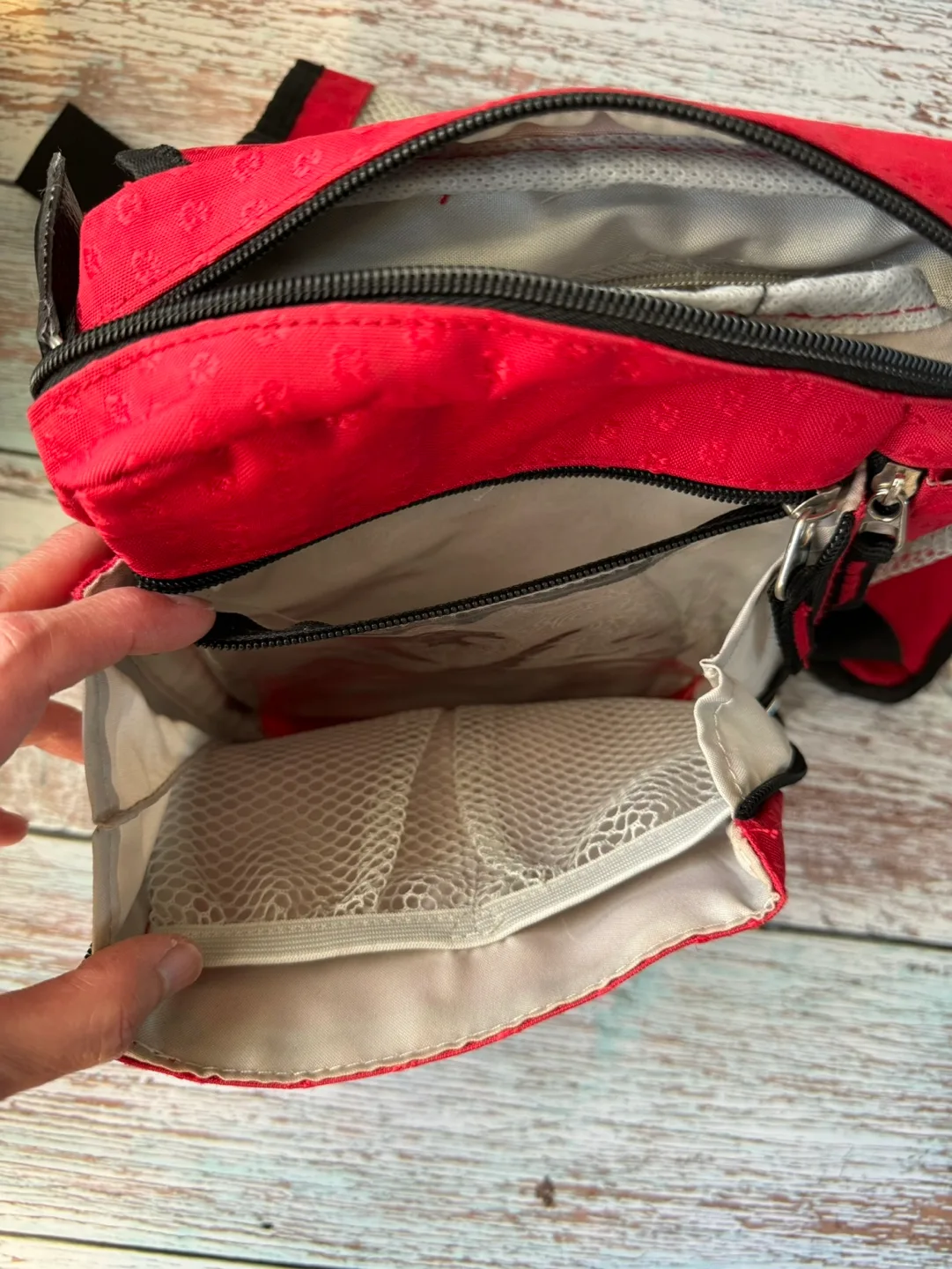 Heys Red Body Bag image indicator(9)