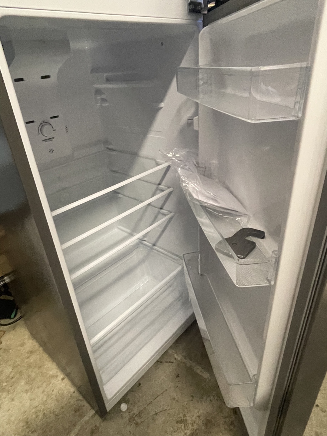 Hisense Stainless Steel Refrigerator apartment size - photo 3