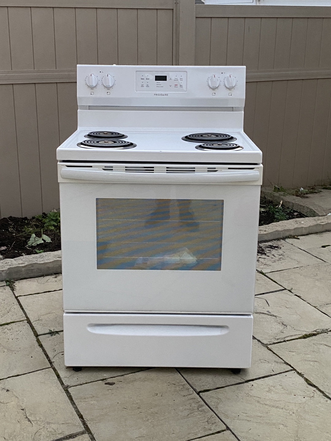 Frigidaire Electric Stove