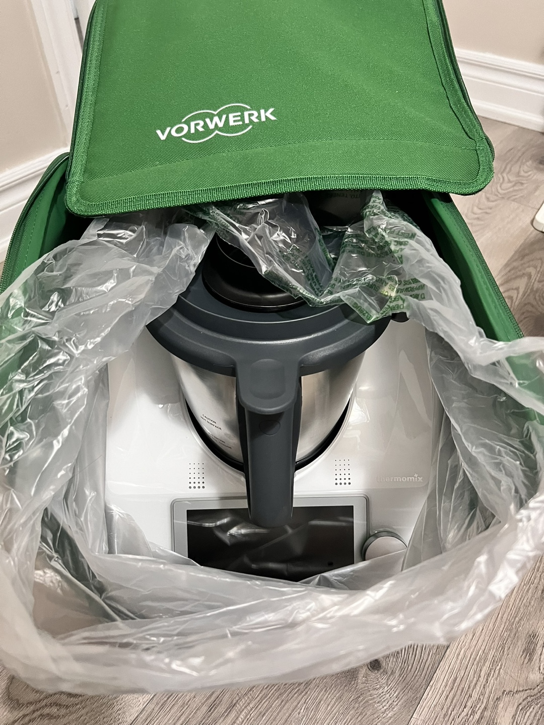 Thermomix TM6 with Accessories and Green Carry Bag - photo 4