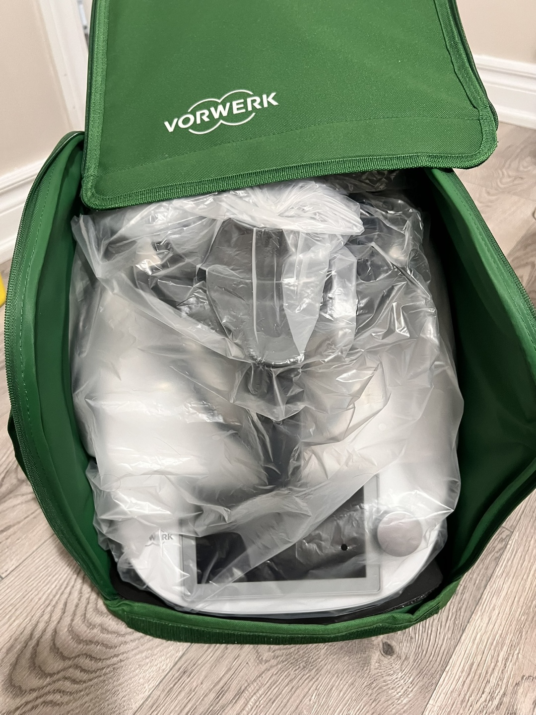 Thermomix TM6 with Accessories and Green Carry Bag - photo 3