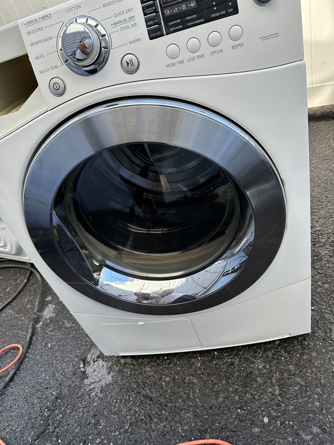 LG Electric Dryer - photo 2