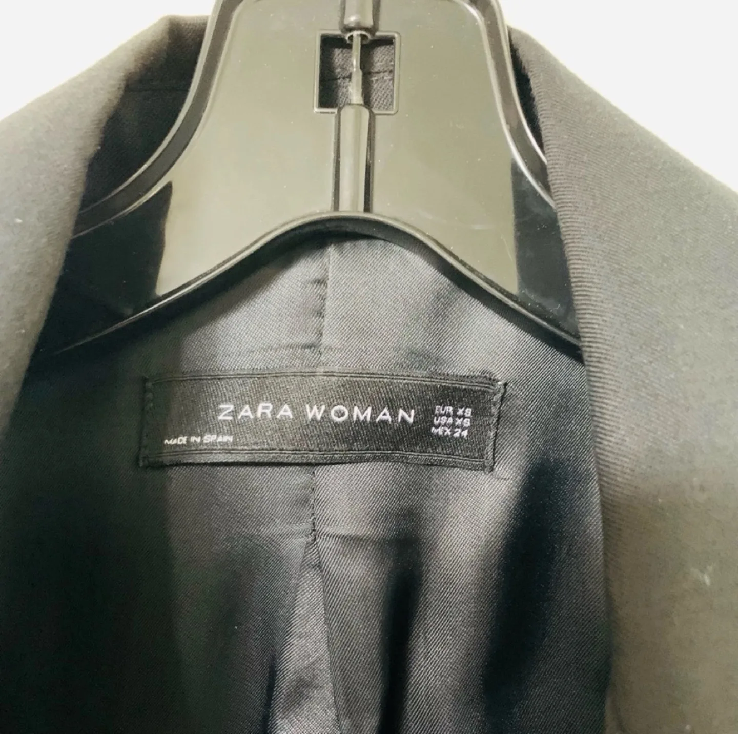 Selling brand new Zara black blazer in size XS image indicator(3)