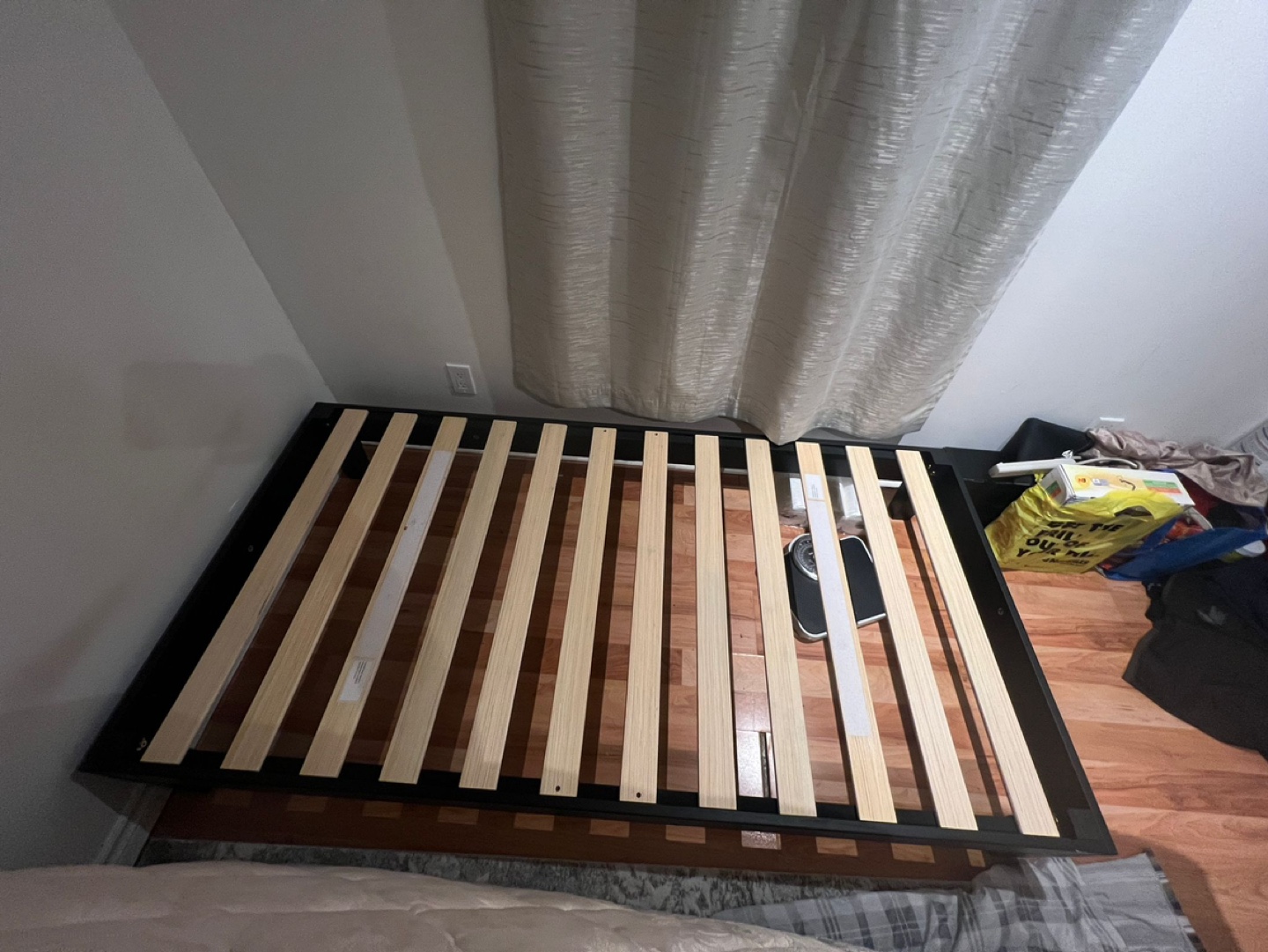 Bed Frame with Slats Twin Size - photo 2