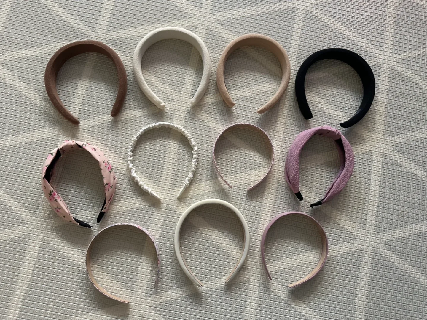 11 completely brand new never worn headbands thumbnail