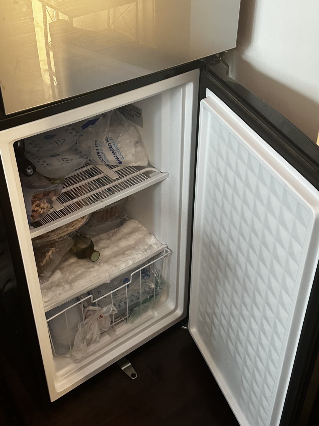 Compact freezer - photo 2