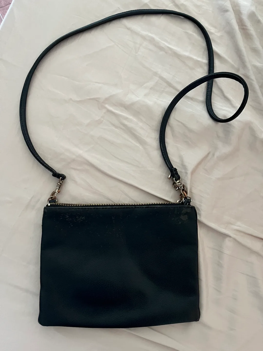 Free women’s purse - read ad for location thumbnail