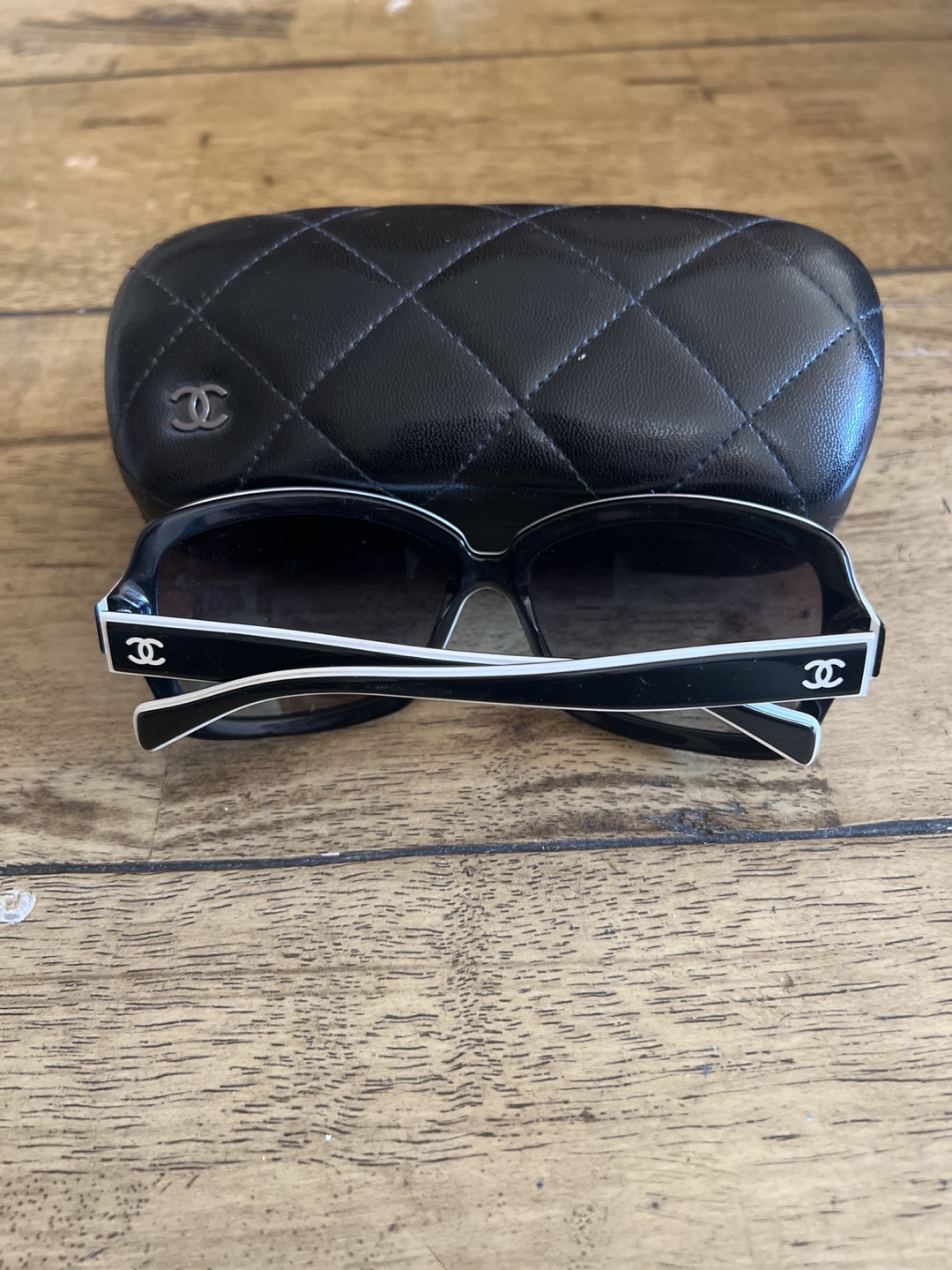 Chanel Sunglasses Black with White Trim - photo 3