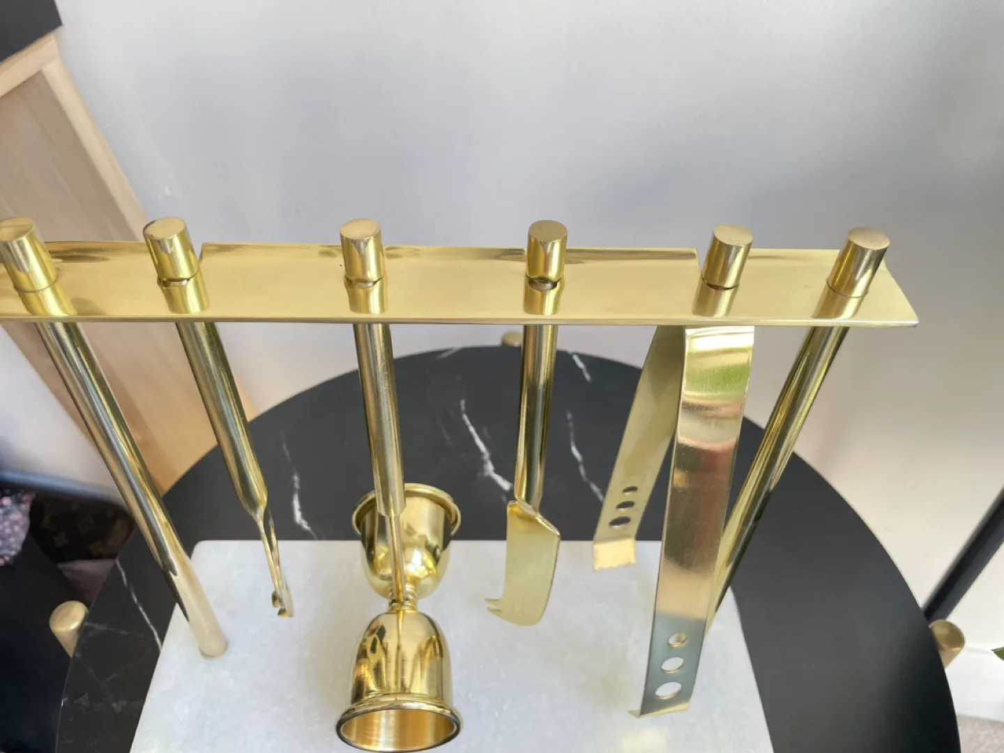 Gold Cocktail Bar Set with Marble Base image indicator(3)