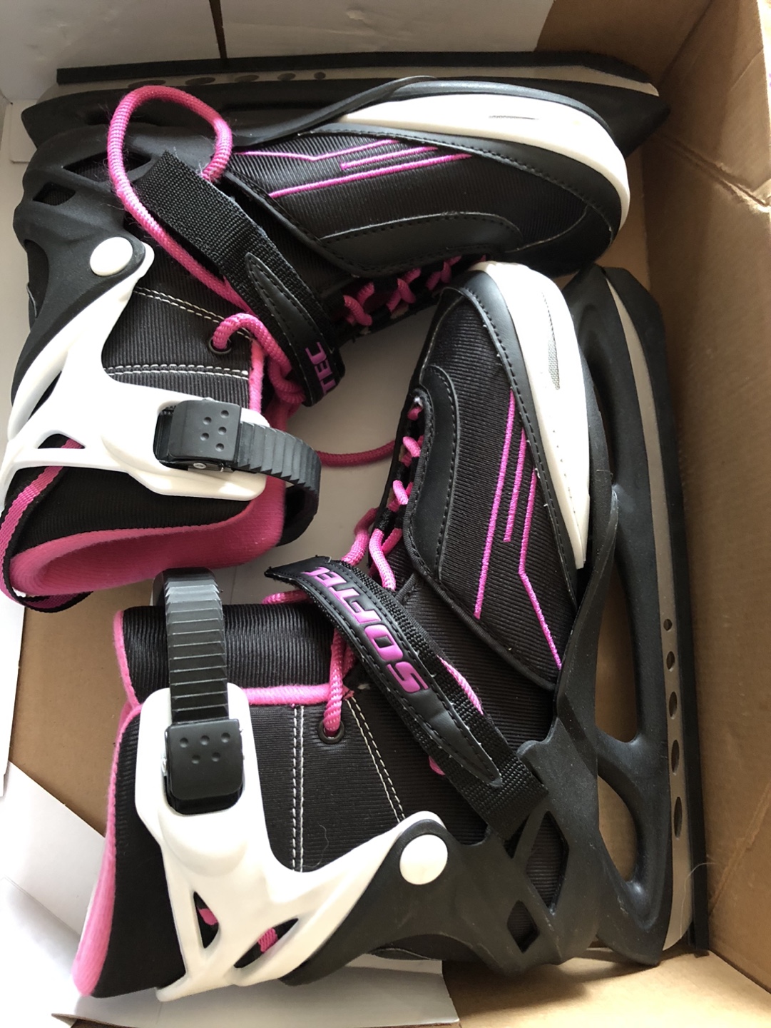 ICE SKATES!!