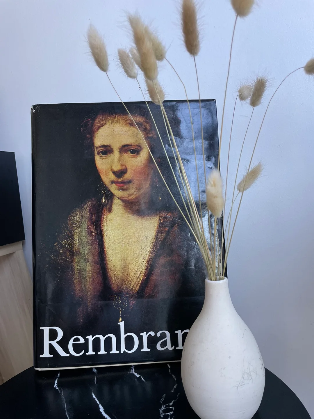 Rembrandt: Dutch Painting in the Early 17th Century Book image indicator(2)