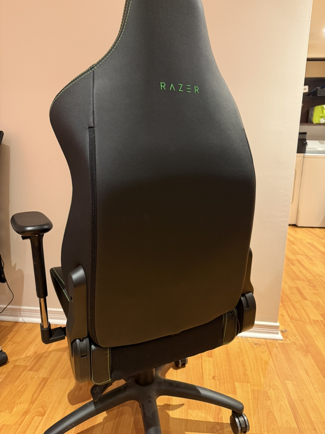 Razer Iskur Ergonomic Gaming Chair - photo 2
