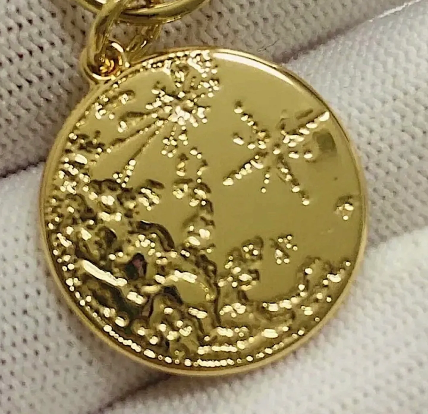 CHANEL NOVELTY HOLIDAY COIN MOON CHARM - No Clasp image indicator(2)