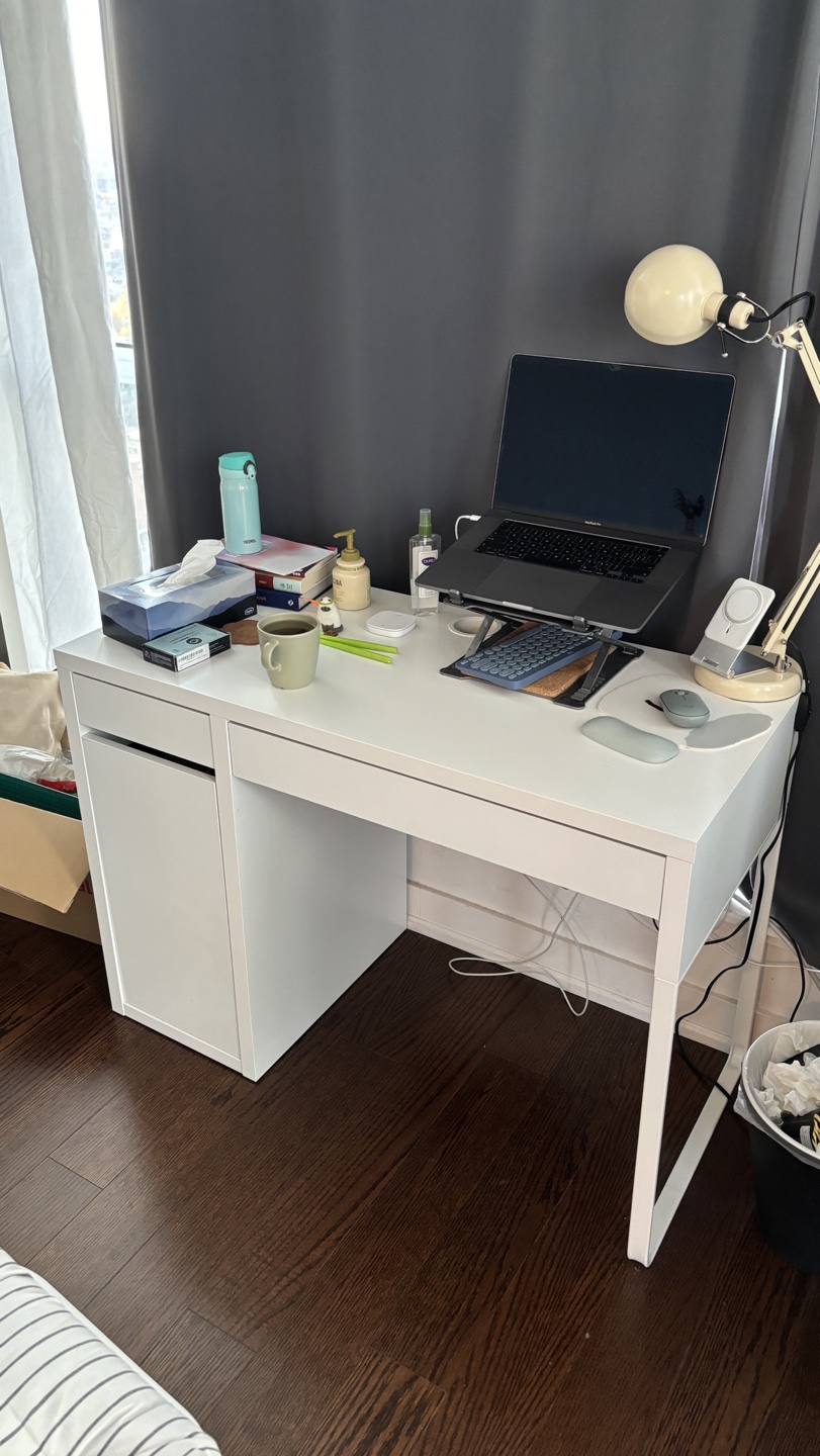 ikea micke desk (pickup 11/25)