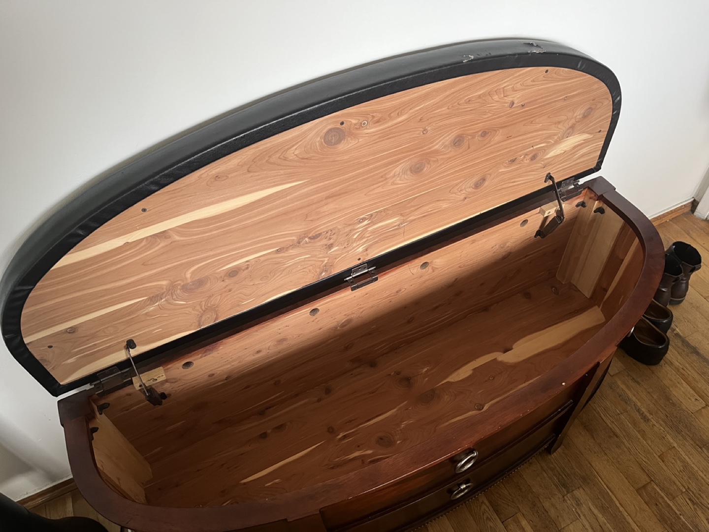 Cedar Lined Storage Bench - photo 2
