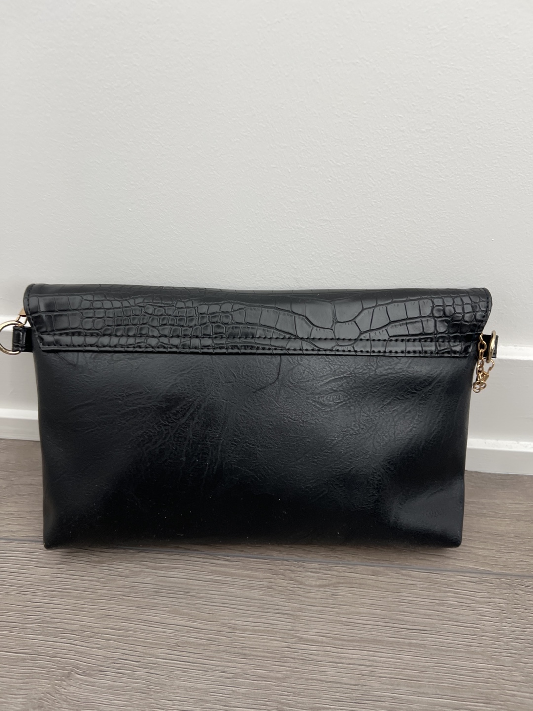 Black Crocodile Embossed Clutch - photo 4