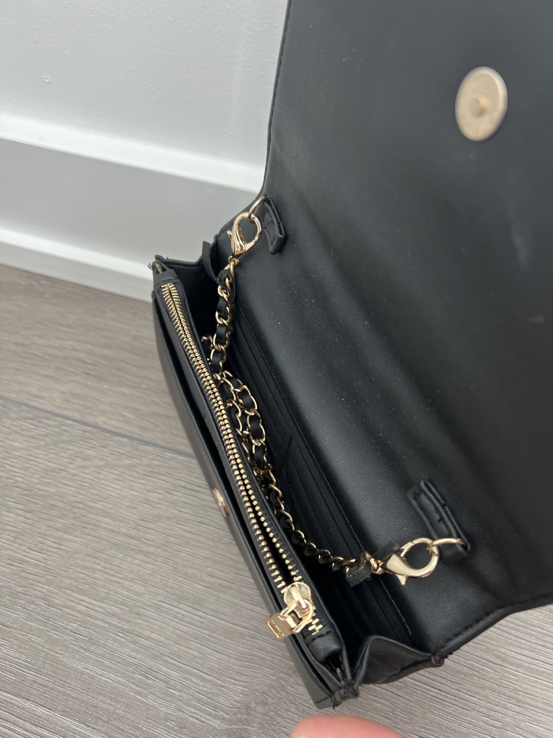 Black Quilted Chain Bag - photo 3