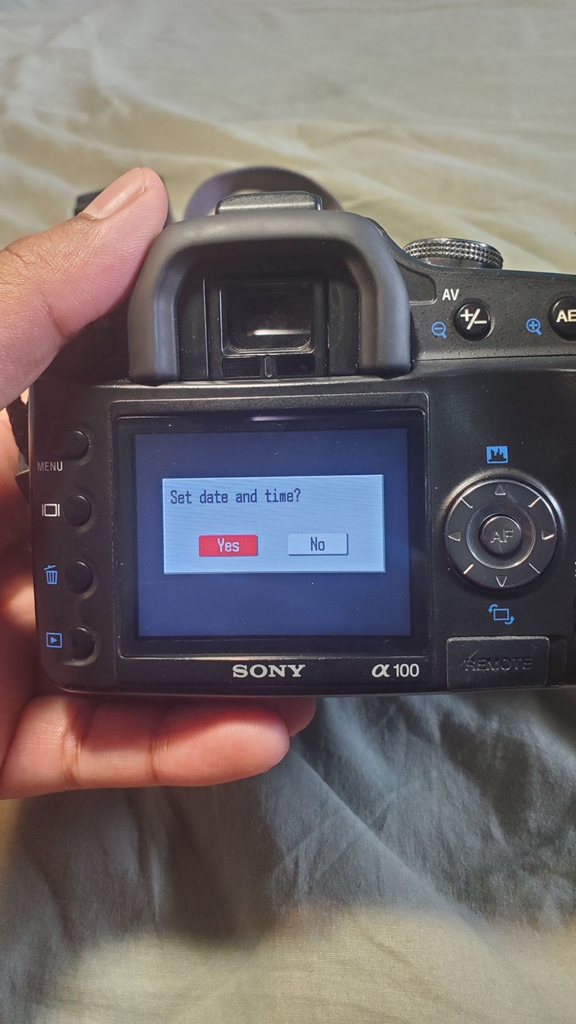 Sony DSLR-A100 Camera, (GREAT CONDITION) - photo 3