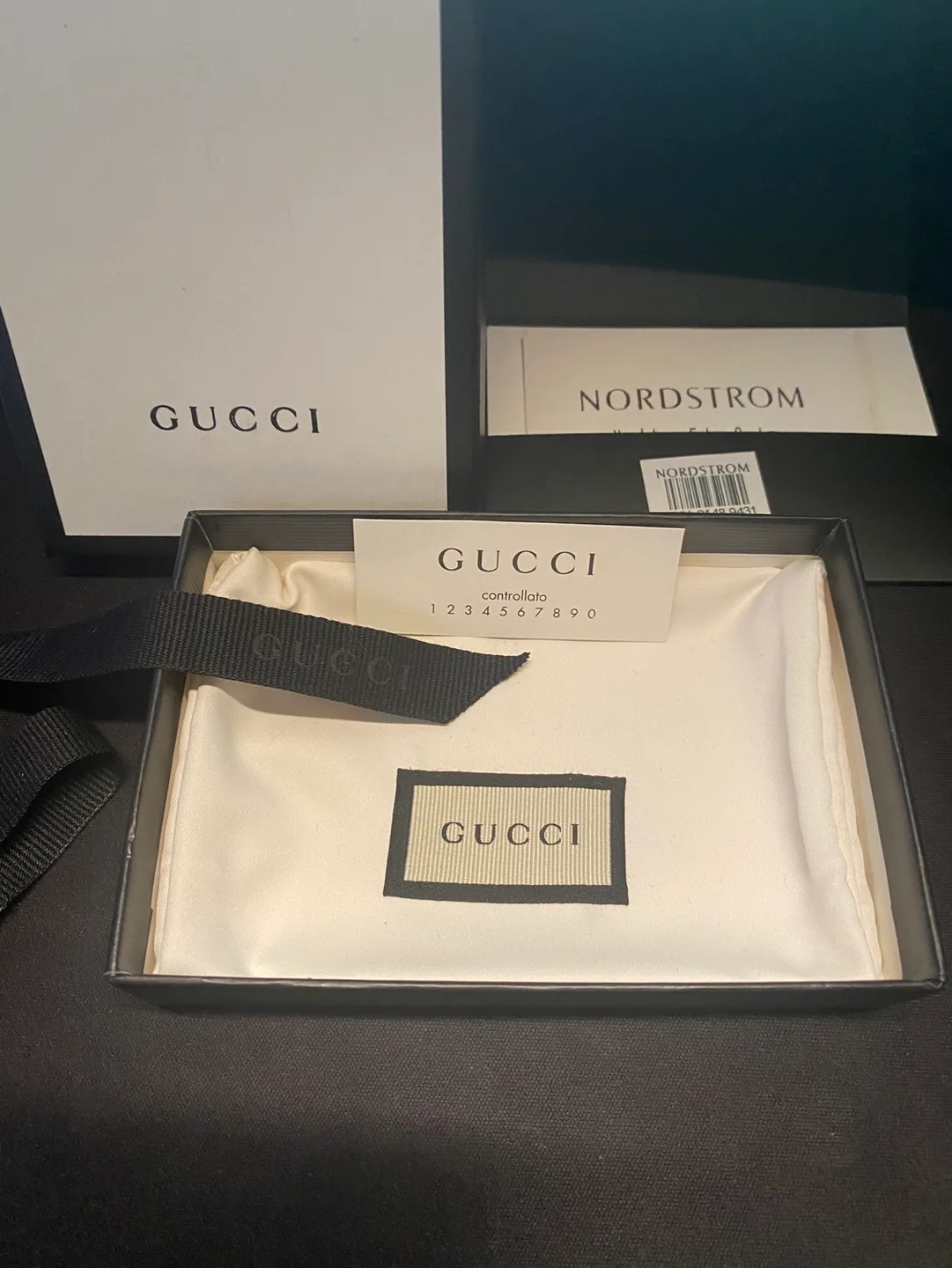 Black Gucci Cardholder Kingsnake Print GG Supreme Wallet image indicator(3)