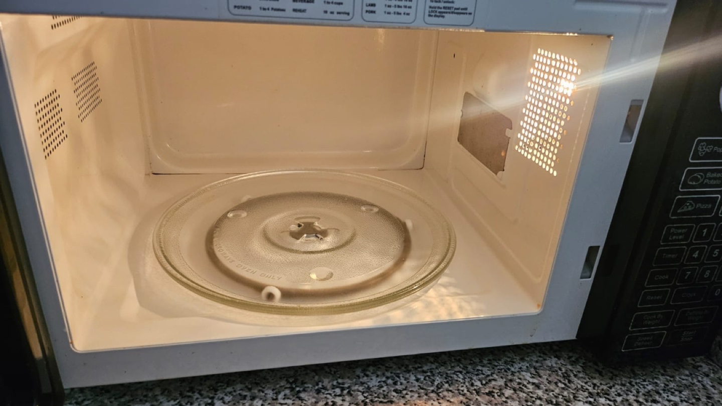 RCA Microwave - photo 2