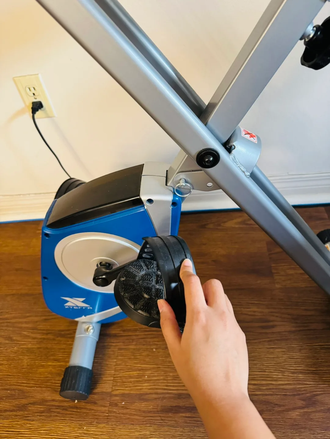 Folding Exercise Bike indoor image indicator(5)