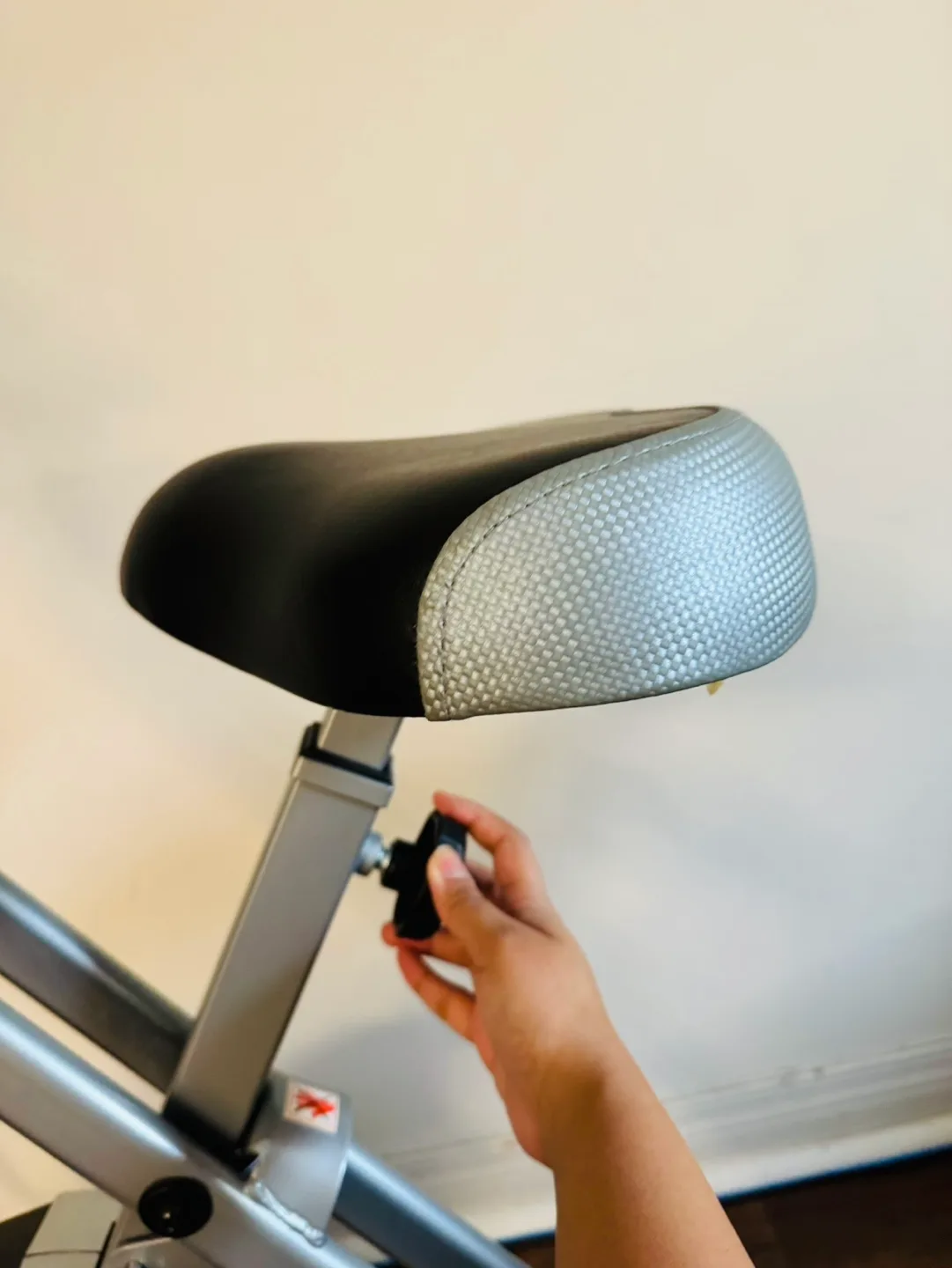 Folding Exercise Bike indoor image indicator(3)