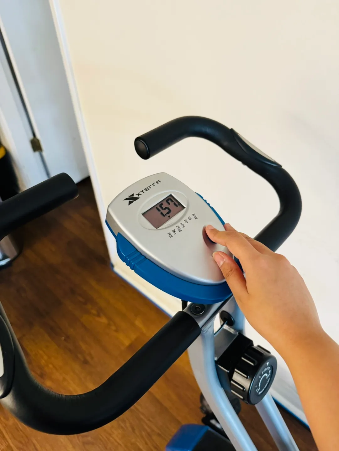 Folding Exercise Bike indoor image indicator(4)