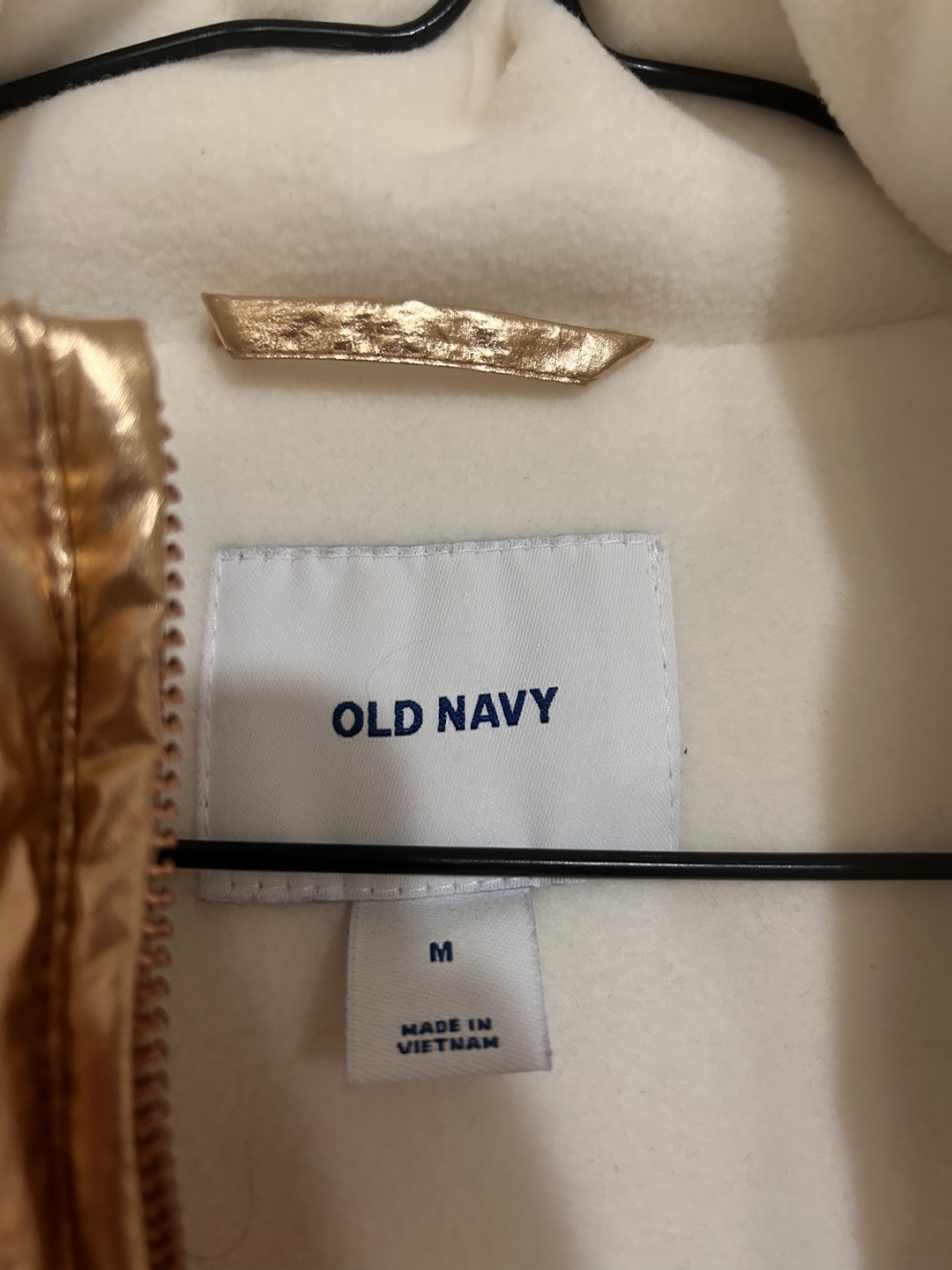 Old Navy rose Gold Puffer Jacket Size M - photo 4