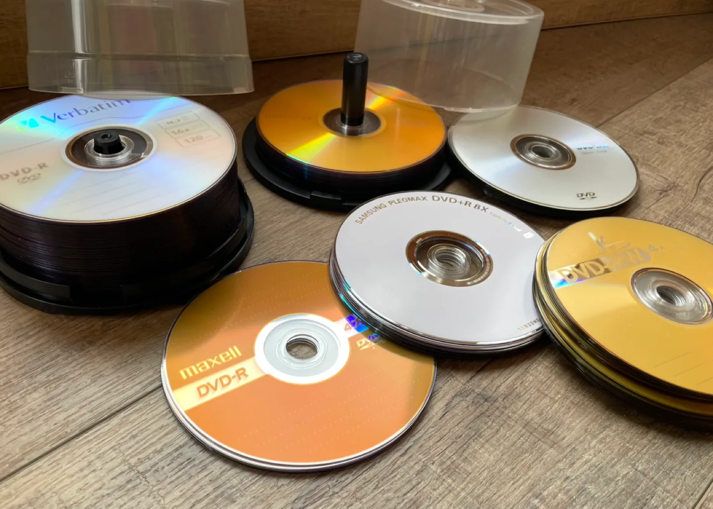 Recordable DVD Media Discs Mixed Brand Blank DVD-R & RW Bundle image indicator(4)