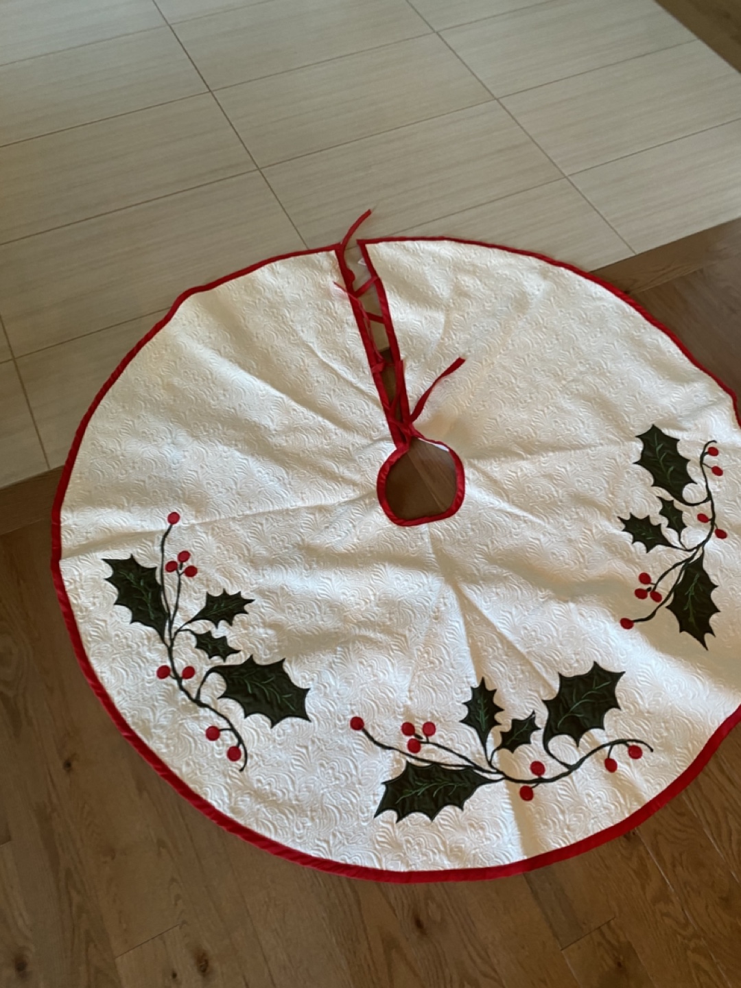 Christmas Tree Skirt with Holly Design