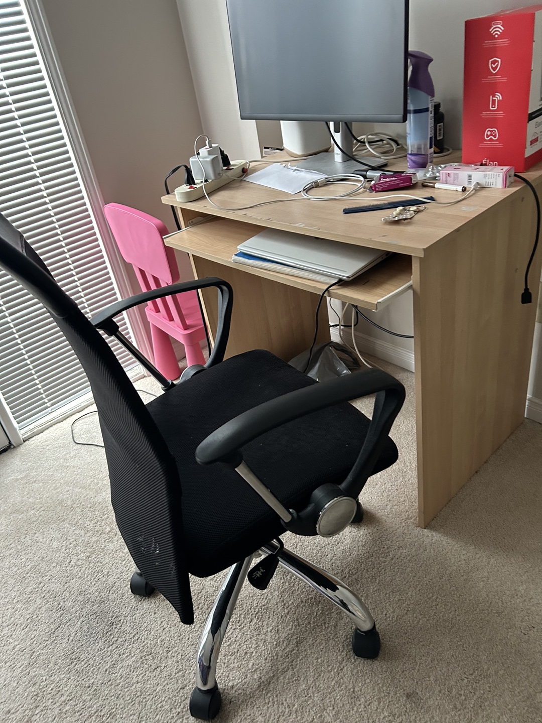 Black Mesh Office Chair - photo 2