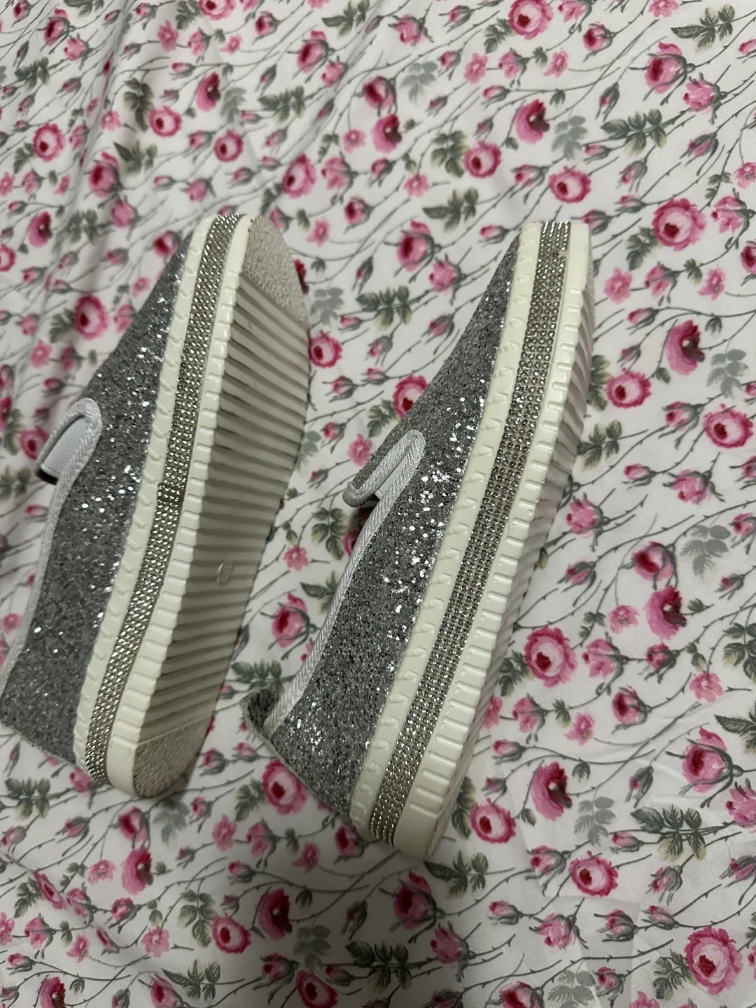 Silver Glitter Slip-On Sneakers image indicator(2)