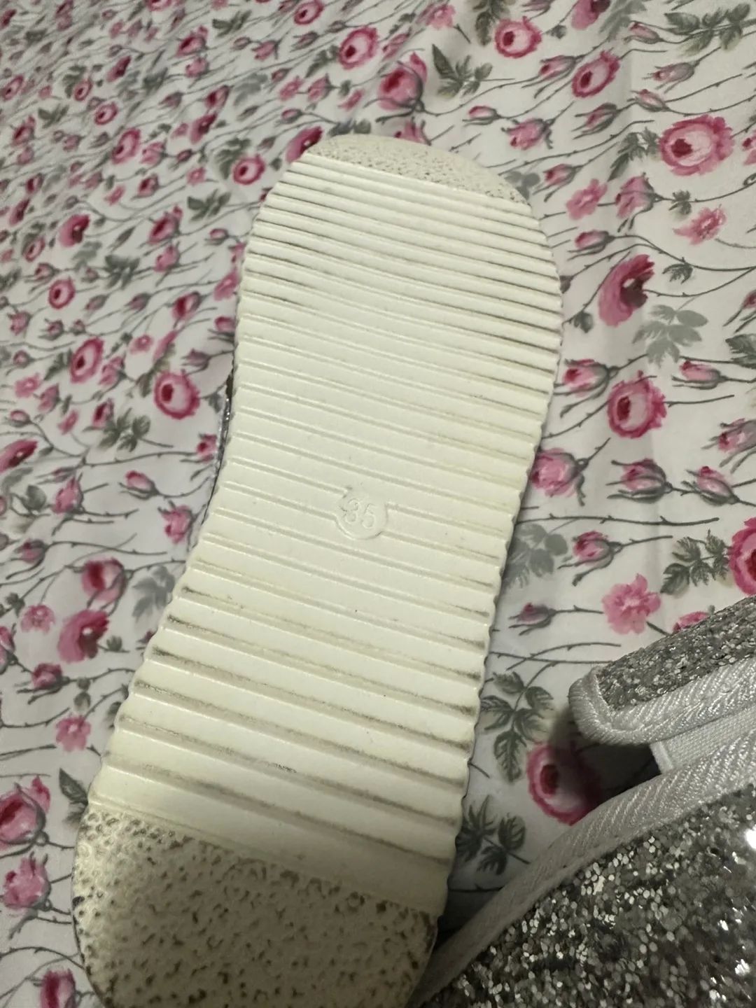 Silver Glitter Slip-On Sneakers image indicator(3)