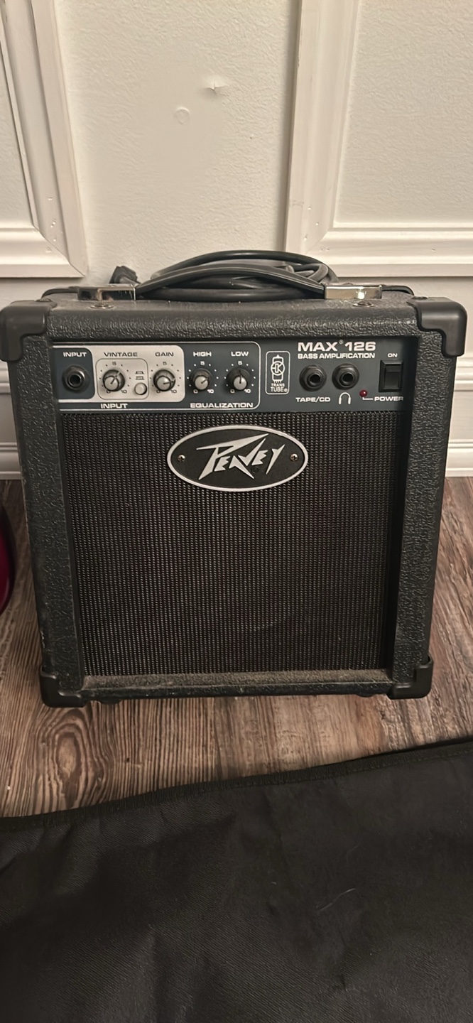 Carlo Robelli Electric Bass Guitar with Case and Amp