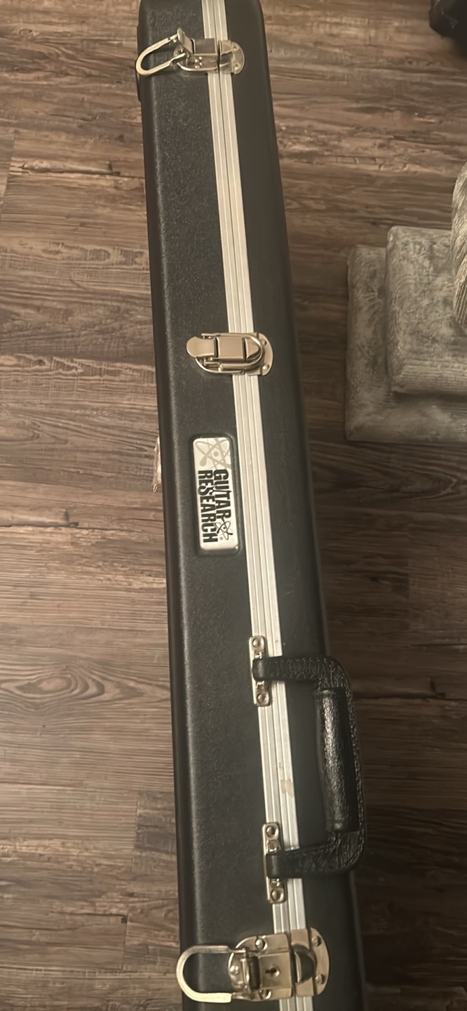 Carlo Robelli Electric Bass Guitar with Case and Amp - photo 5