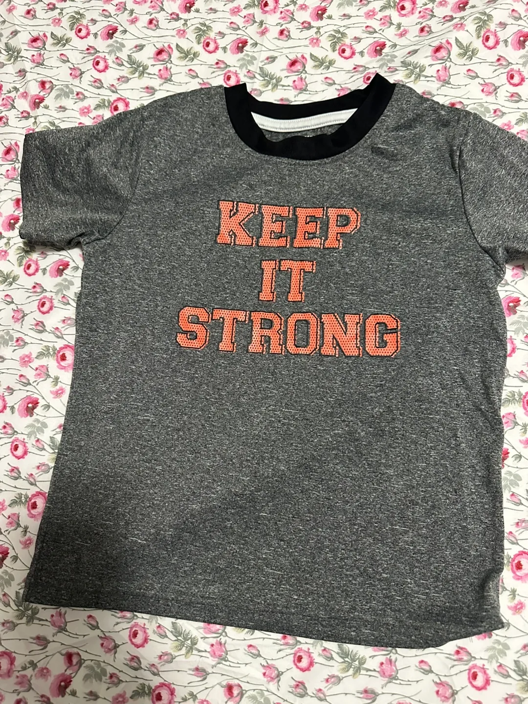 5 Boys T-Shirts Size 5/6 image indicator(3)