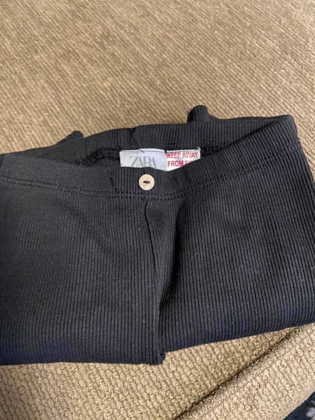 Zara black leggings size 4-5 image indicator(3)
