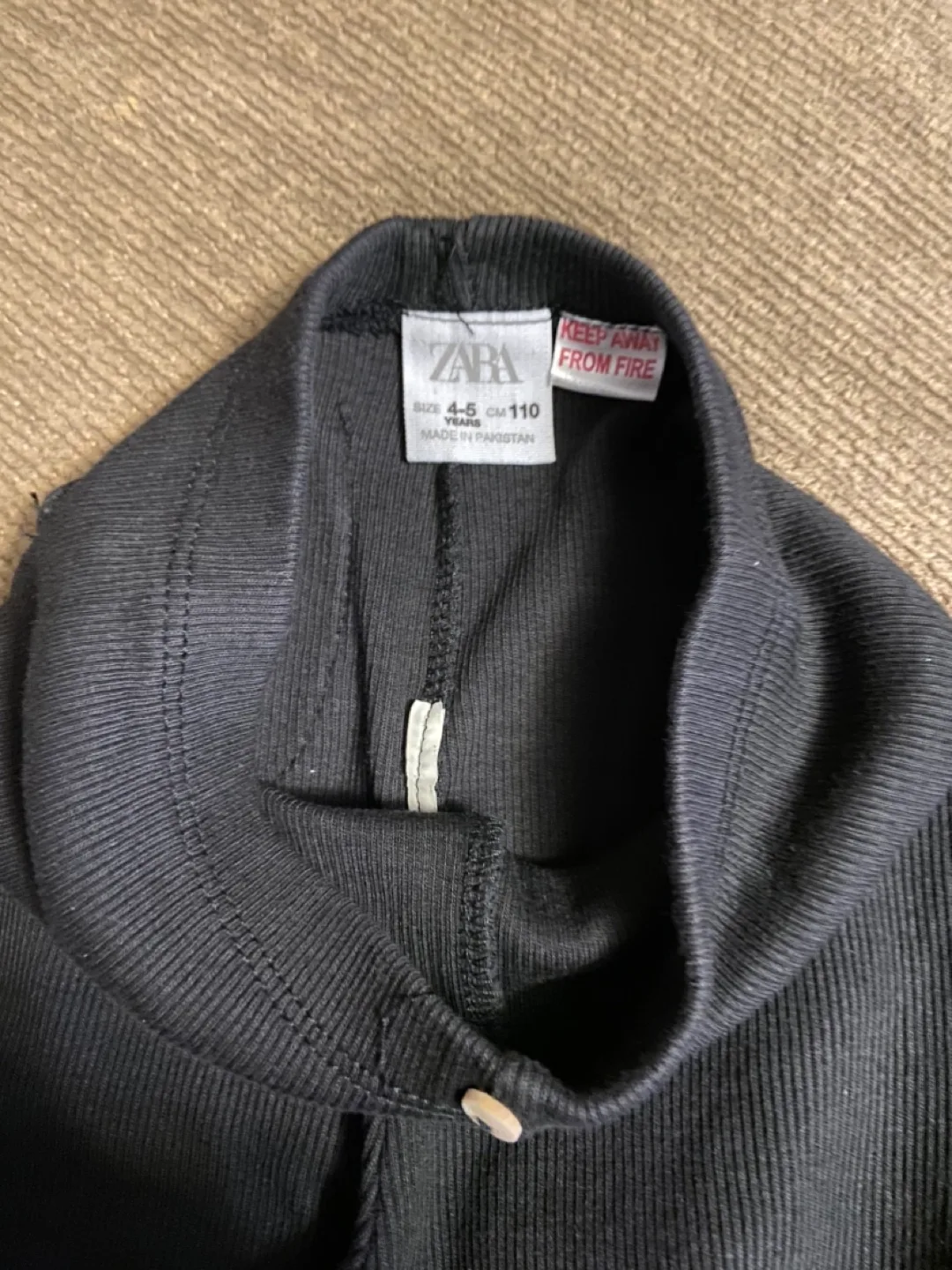 Zara black leggings size 4-5 image indicator(2)