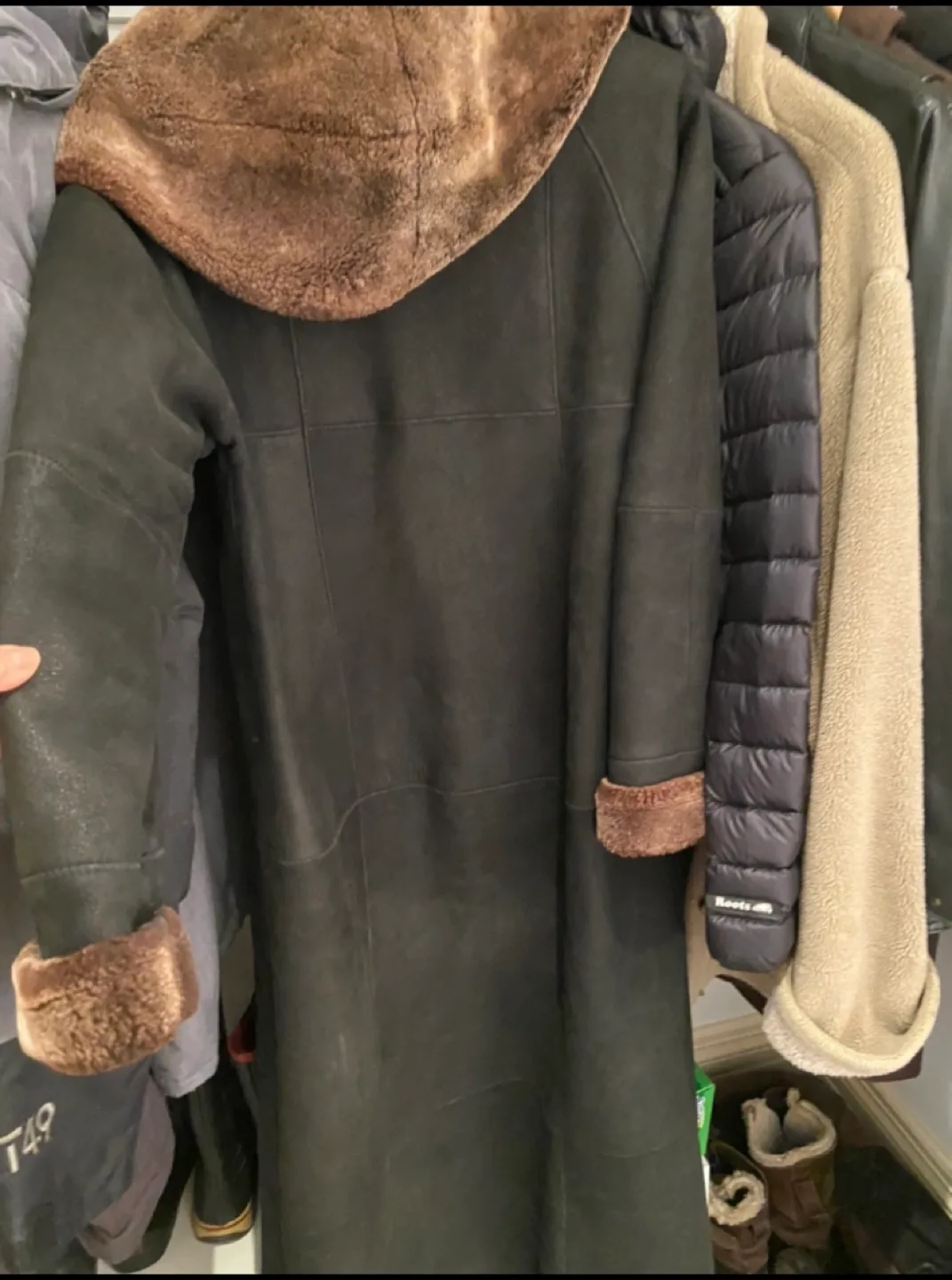 Danier Couture Sheepskin Coat image indicator(4)