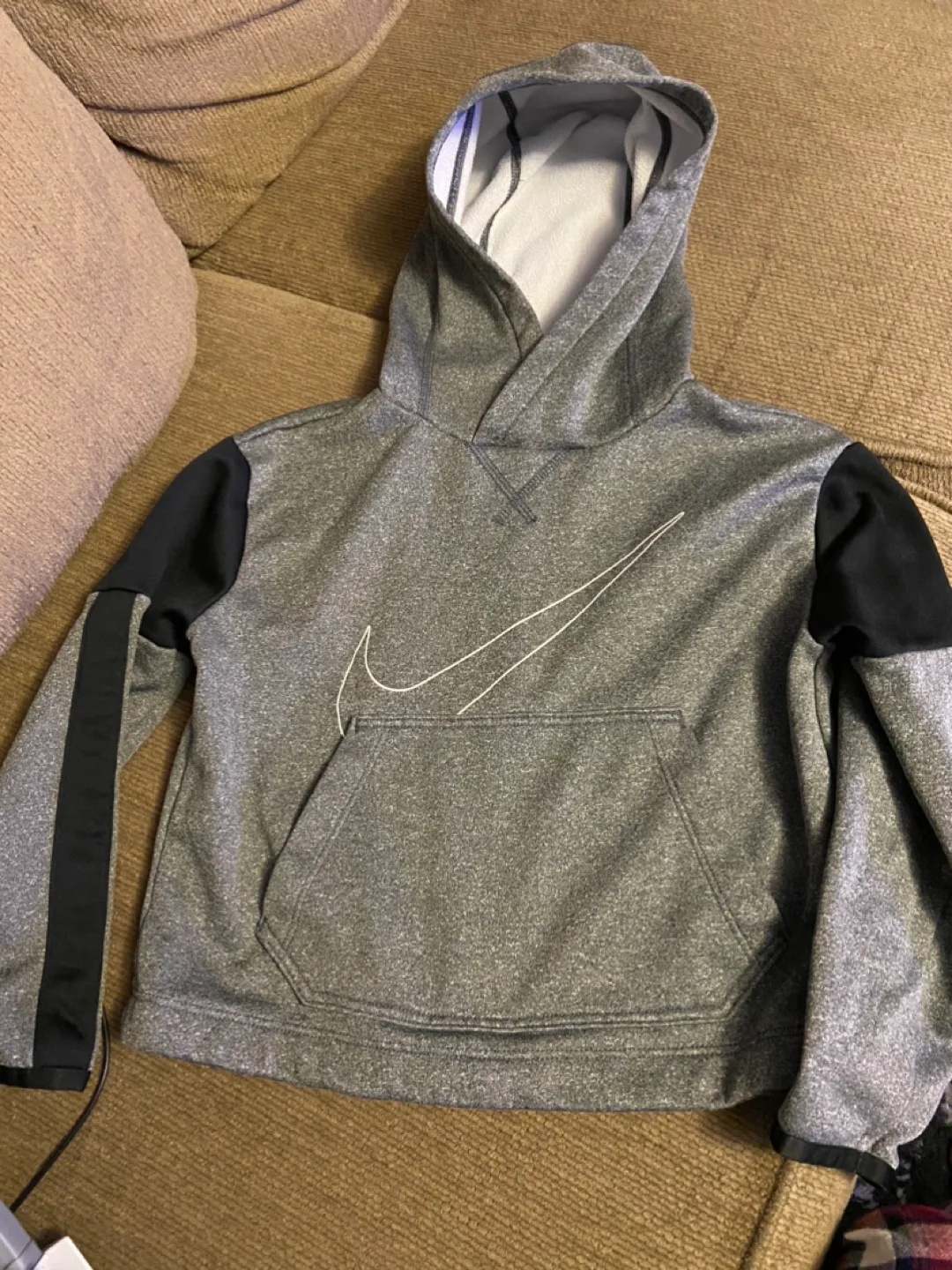 3 Adidas/Nike/Black Panther Hoodies image indicator(4)