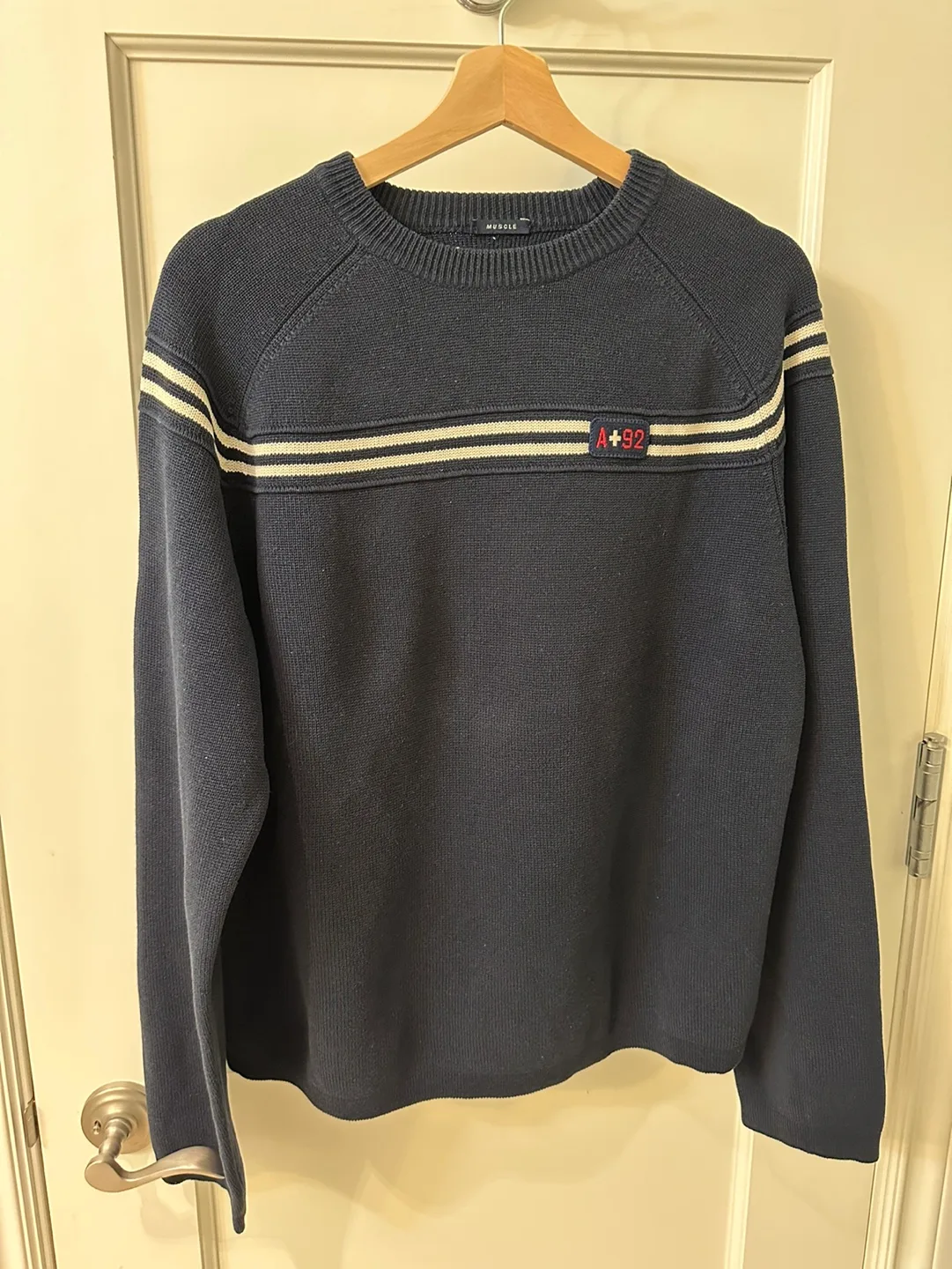 Men’s Large Abercrombie & Fitch sweater thumbnail