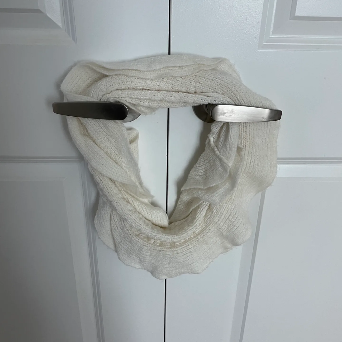 White Ruffle Infinity Scarf image indicator(4)