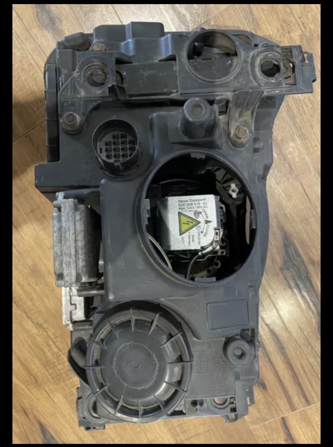 Land Rover Headlight - photo 3