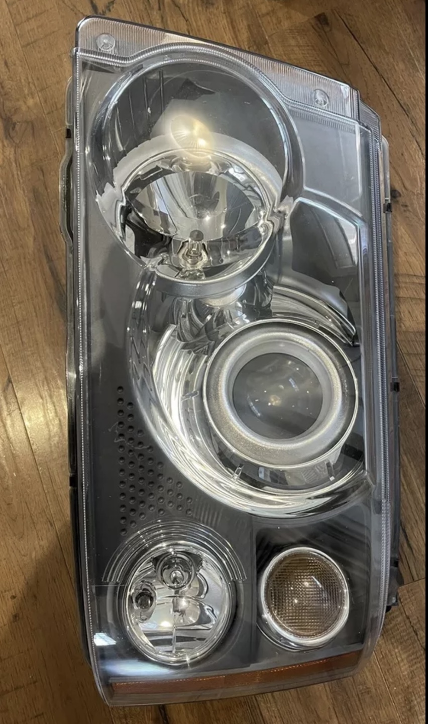 Land Rover Headlight - photo 2